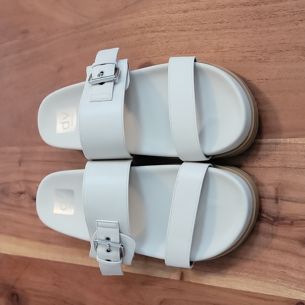 DV Dolce Vita Aggey Ivory Sandals - Women's size 9